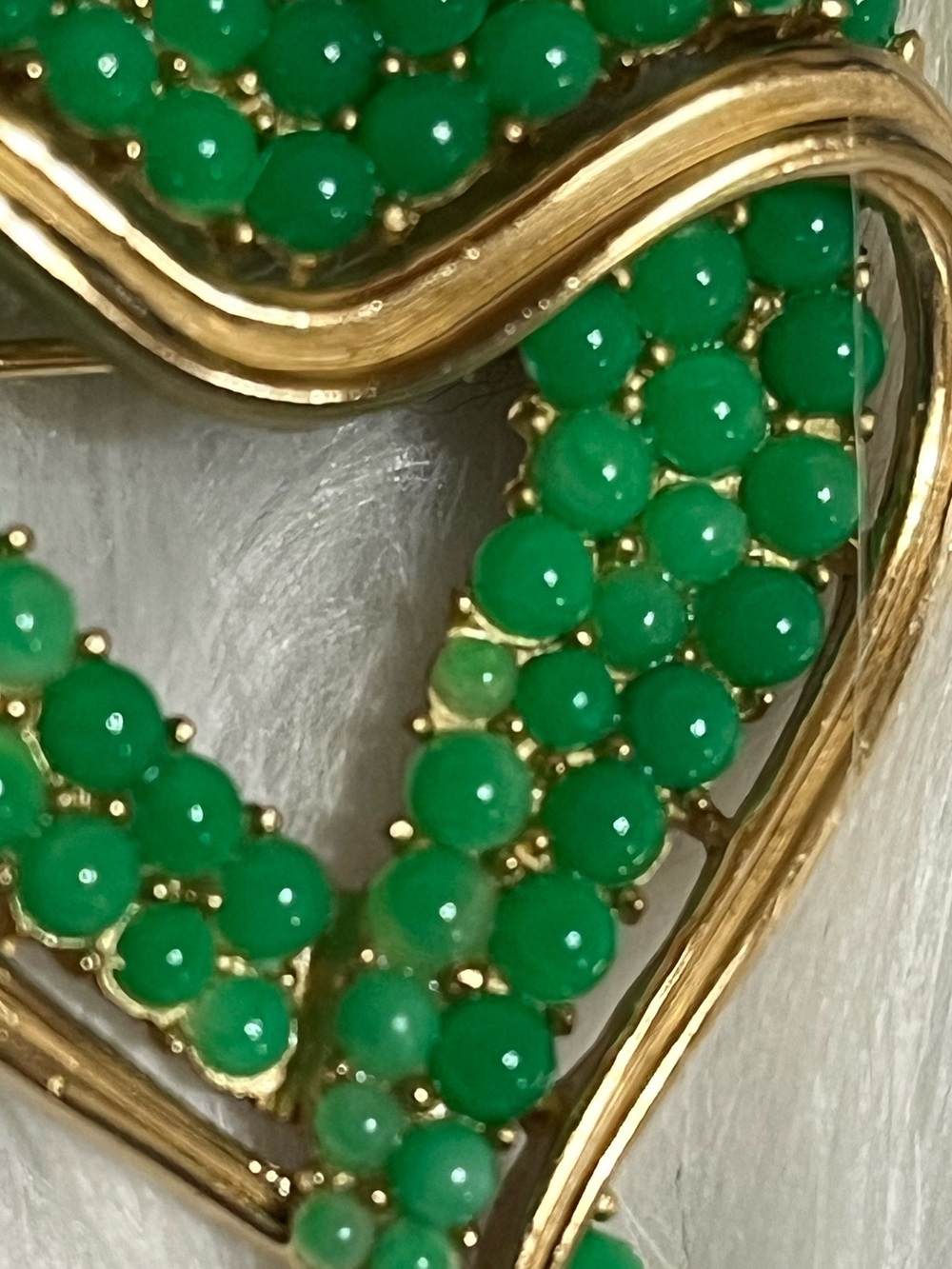 Vintage Trifari Green Heart Brooch - Picture 4 of 11